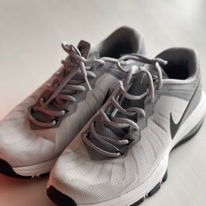 NIKE QUEST 2 4E size: 8.5